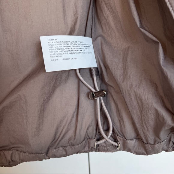 Theory Men’s Puffer Vest, Medium - Picture 8 of 8